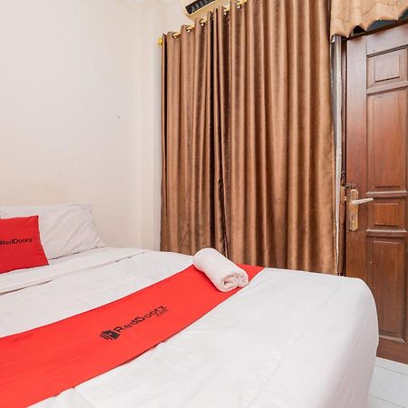 Reddoorz Plus @ Gunungsari Surabaya Kedurus Esterno foto